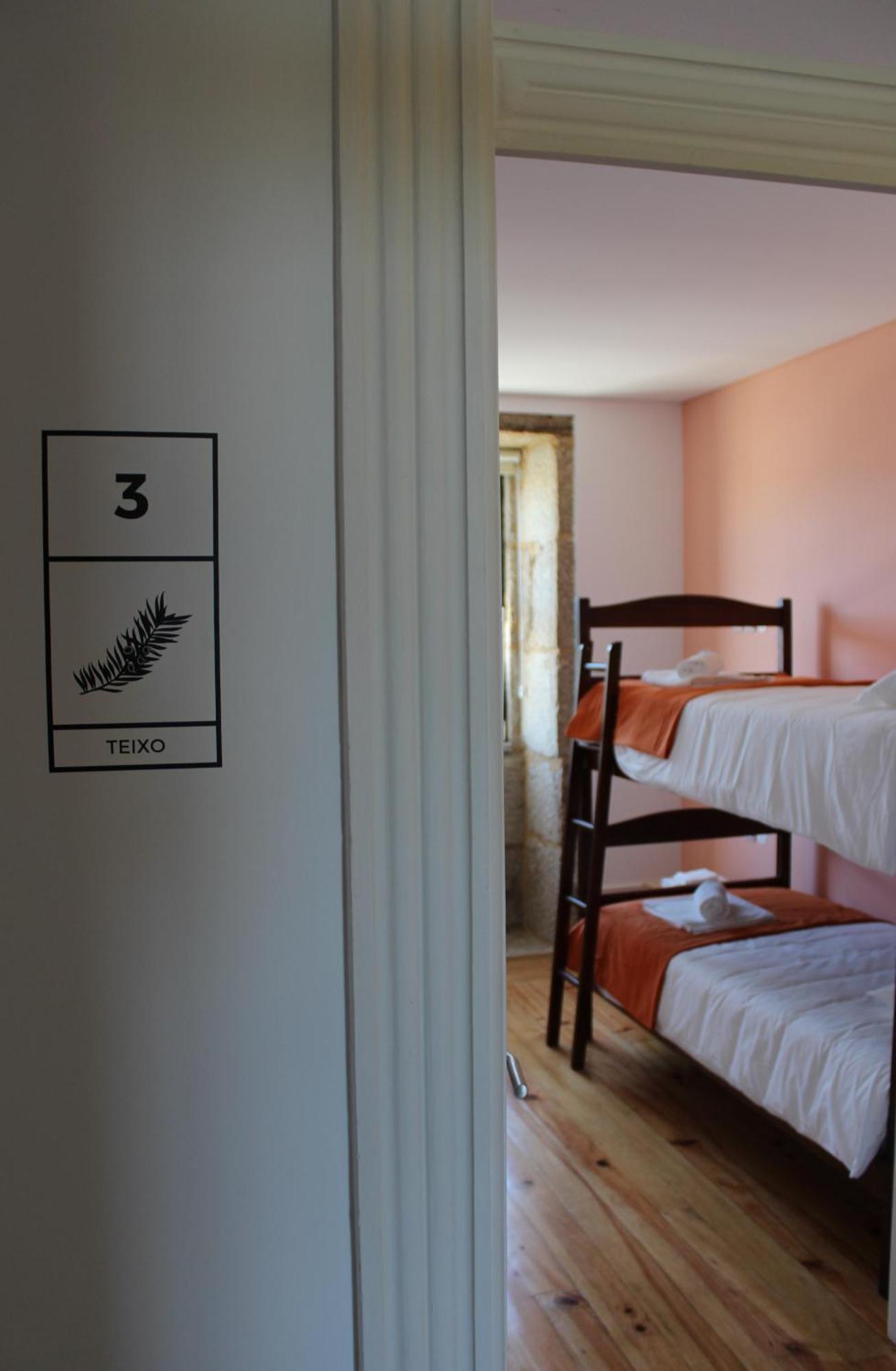 Hostel Casa Do Pinheiro Lagares da Beira Экстерьер фото